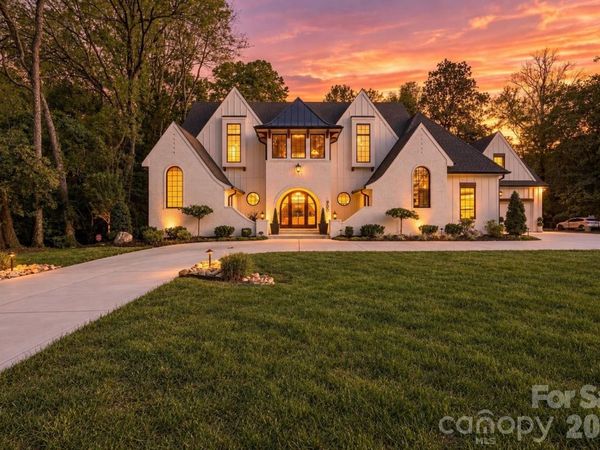 900 Jefferson Drive , Charlotte, NC 28270