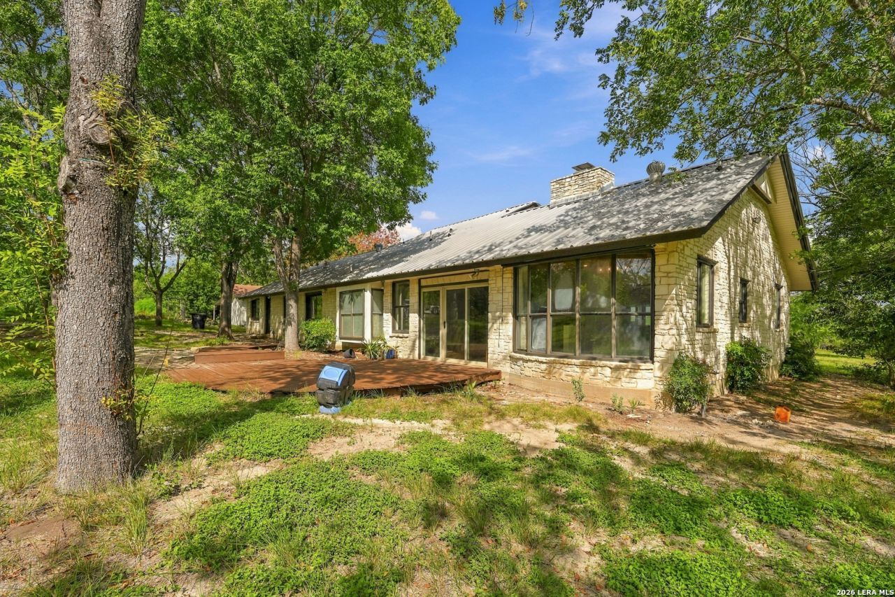 275 Burney Rd, Center Point, TX 78010 Main Photo