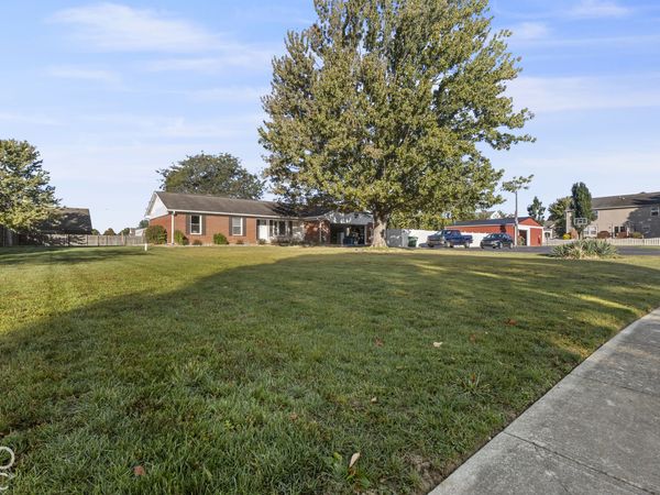 2030 Whitetail Court , Avon, IN 46123