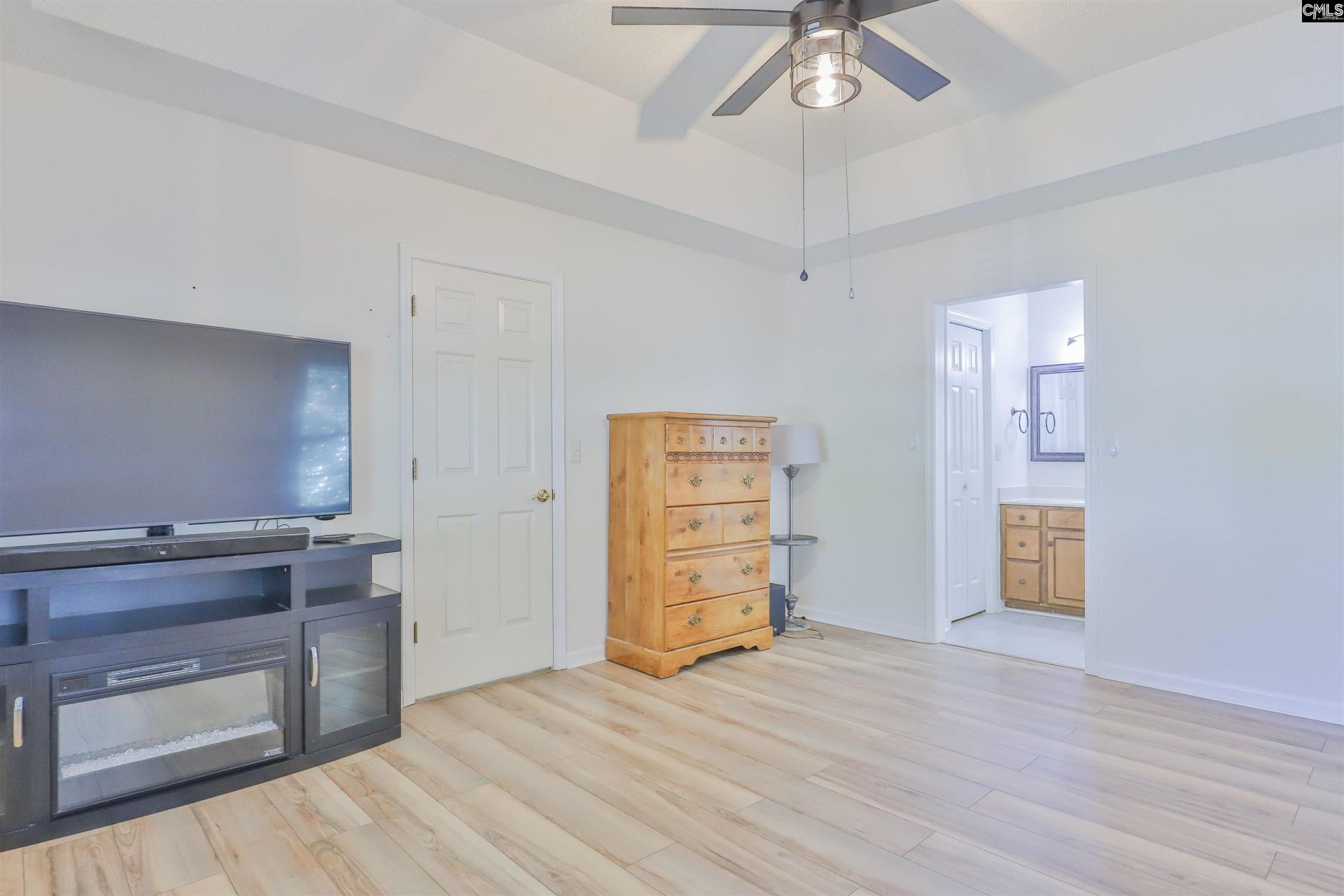 513 Riverwalk Way  Photo 23