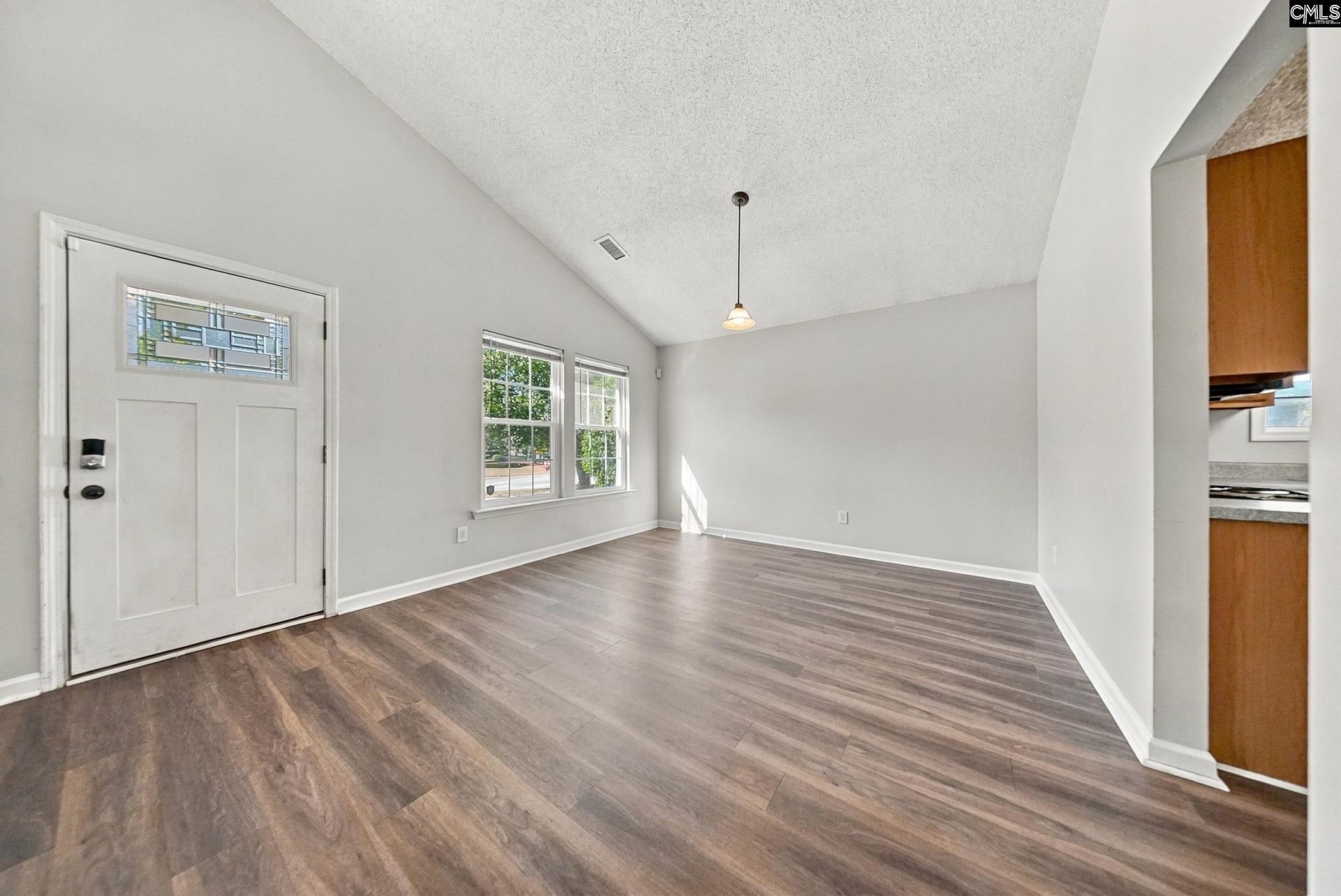 542 Chisolm Way Photo 11