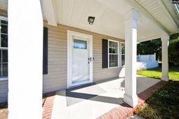 542 Chisolm Way photo 4
