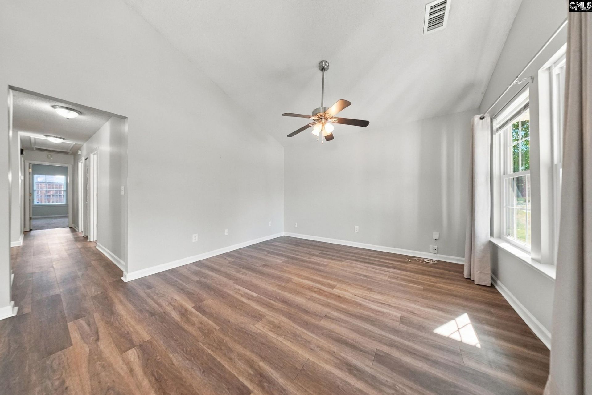 542 Chisolm Way Photo 6