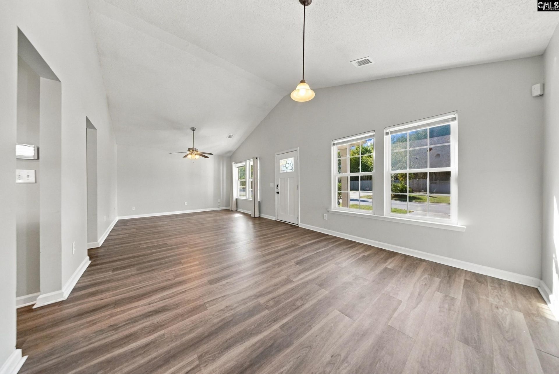 542 Chisolm Way Photo 9