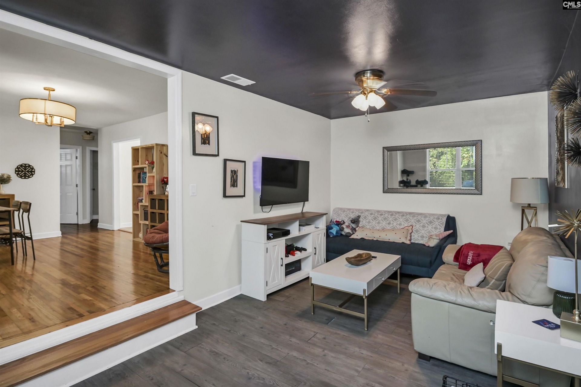 14 Rose Drive  Photo 4