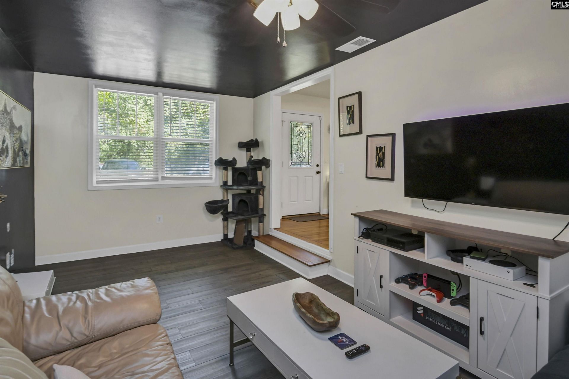 14 Rose Drive  Photo 7