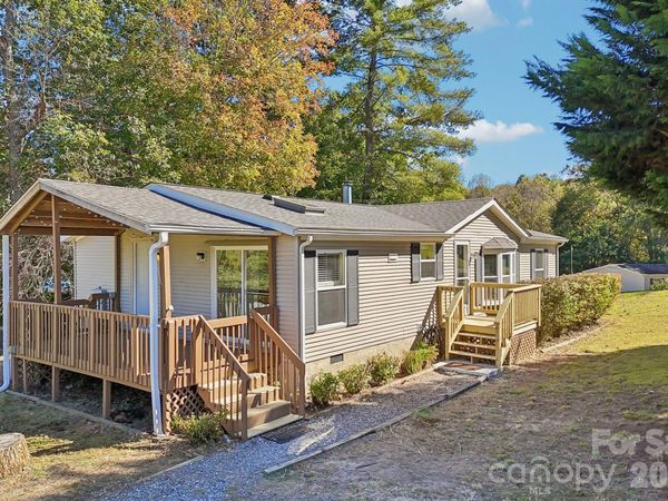 202 Banyan Road, Candler, NC 28715