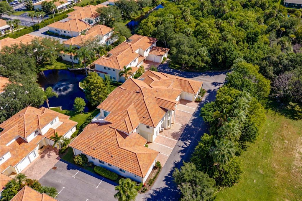 572 7th, Unit 101, Vero Beach, FL 32962 Photo