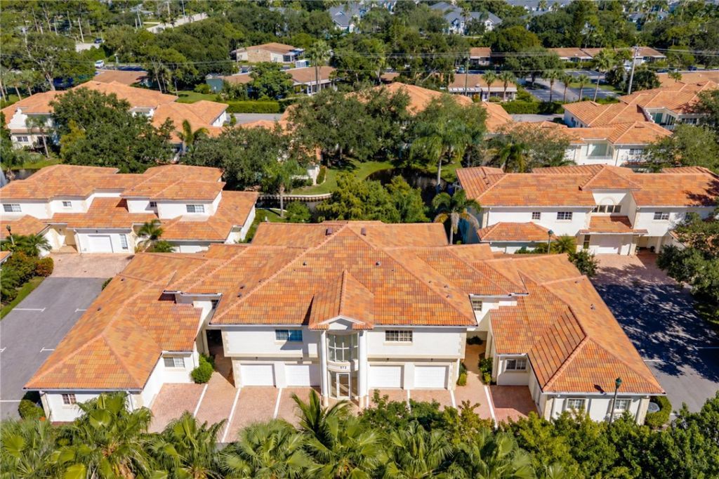 572 7th, Unit 101, Vero Beach, FL 32962 Photo