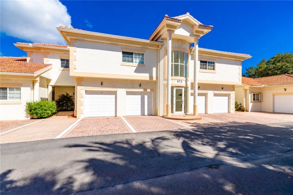 572 7th, Unit 101, Vero Beach, FL 32962 Photo