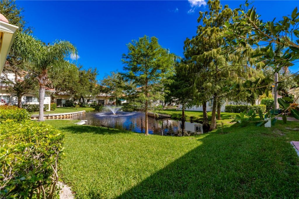572 7th, Unit 101, Vero Beach, FL 32962 Photo