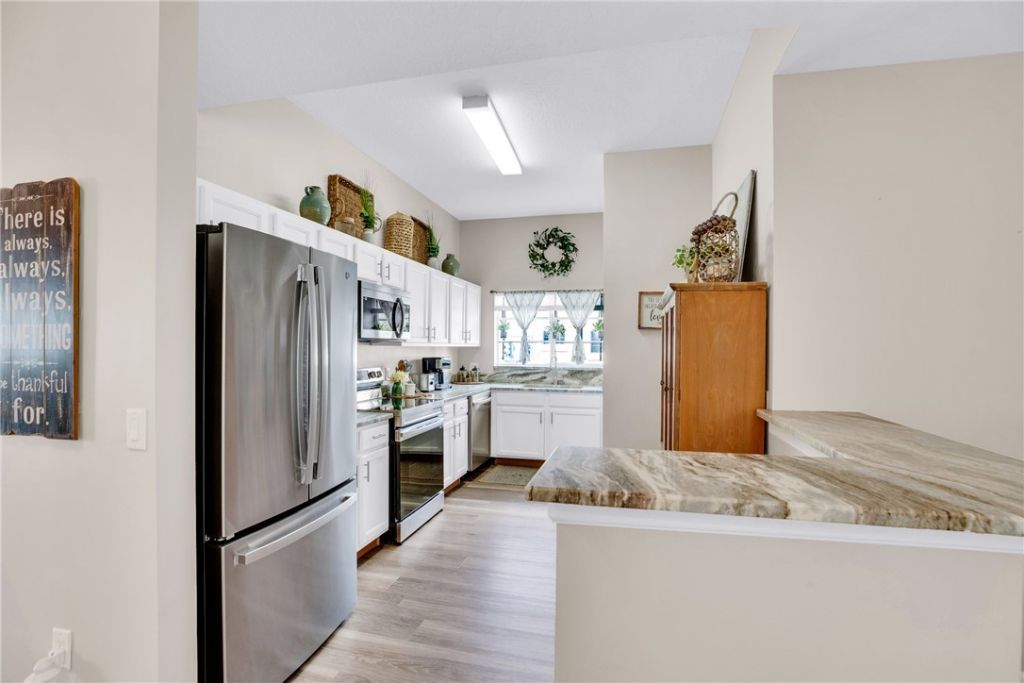 572 7th, Unit 101, Vero Beach, FL 32962 Photo
