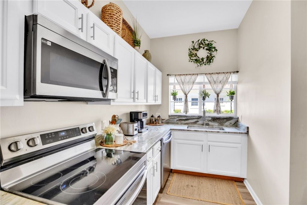 572 7th, Unit 101, Vero Beach, FL 32962 Photo
