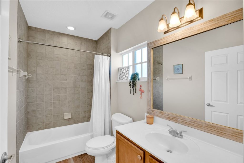 572 7th, Unit 101, Vero Beach, FL 32962 Photo