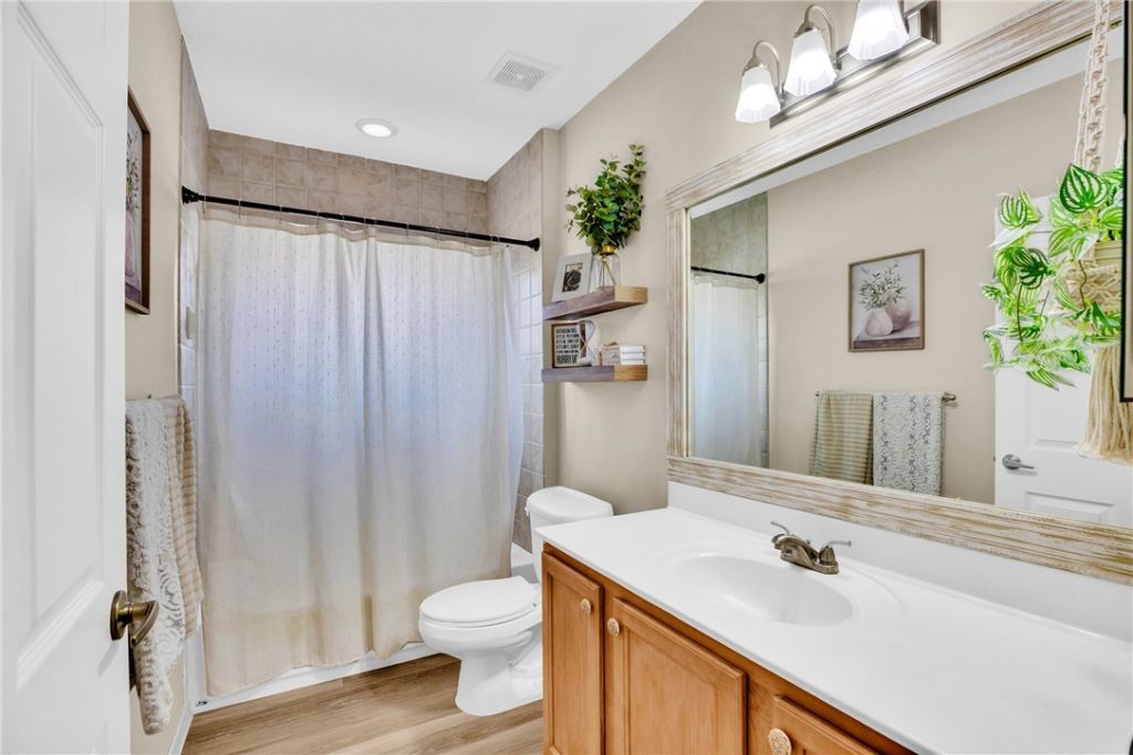 572 7th, Unit 101, Vero Beach, FL 32962 Photo