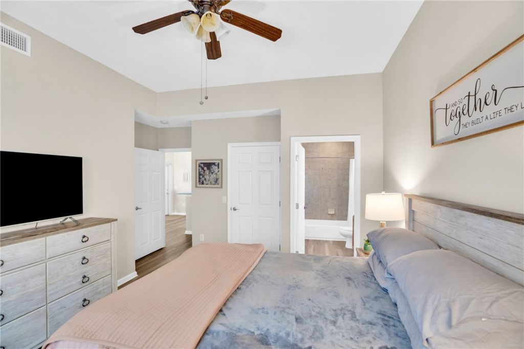 572 7th, Unit 101, Vero Beach, FL 32962 Photo