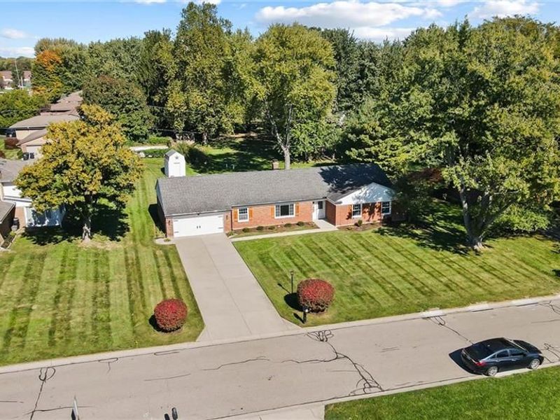707 Kings Row Avenue, Dayton, OH 45429 Photo 2