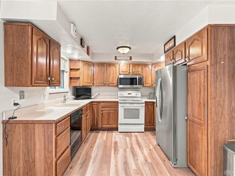 3763 Lujon Drive, Beavercreek, OH 45431 Photo 12