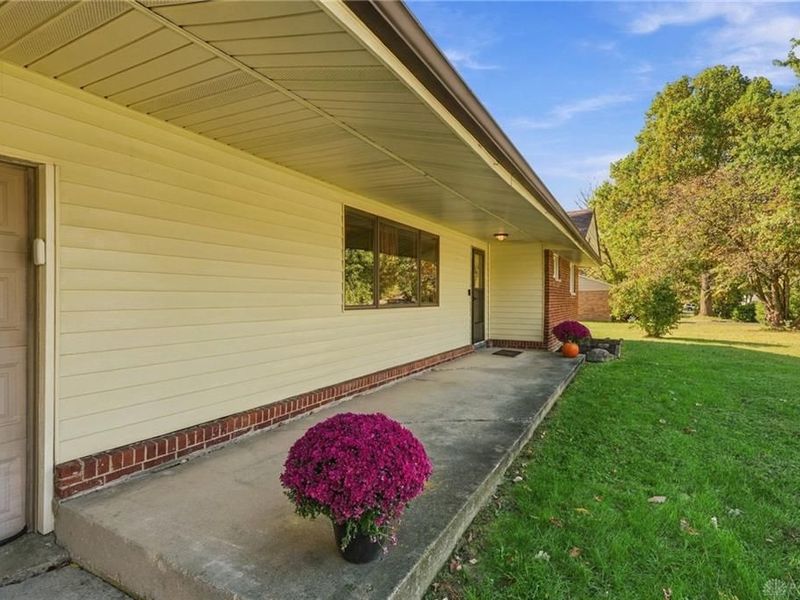 3763 Lujon Drive, Beavercreek, OH 45431 Photo 2