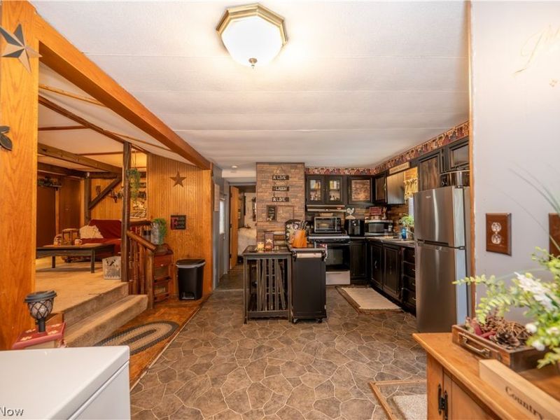 5540 State Route 170, East Palestine, OH 44413 Photo 9