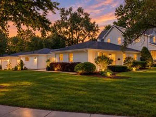 132 Mohawk Drive , Clarendon Hills, IL 60514