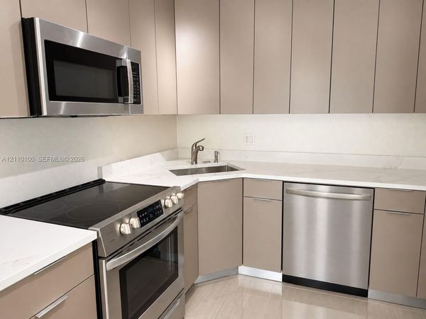2420 SE 17th Cswy, Unit 207C, Fort Lauderdale, FL 33316