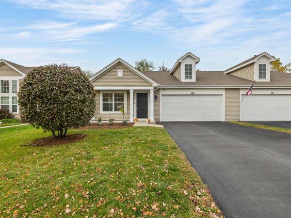 184 Maryland Lane , Pingree Grove, IL 60140