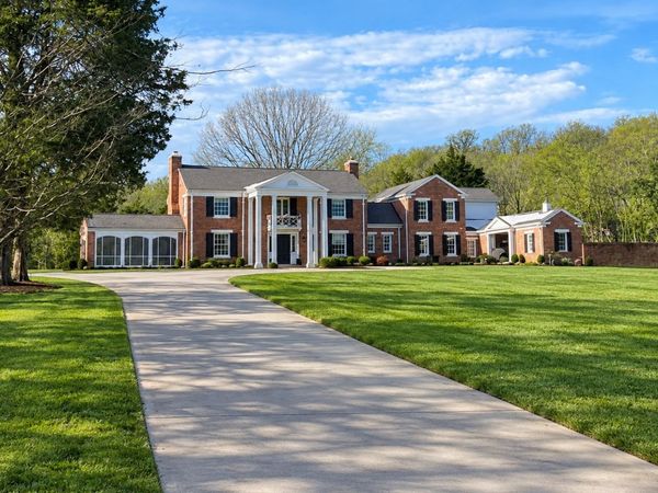6129 Hillsboro Pike , Nashville, TN 37215