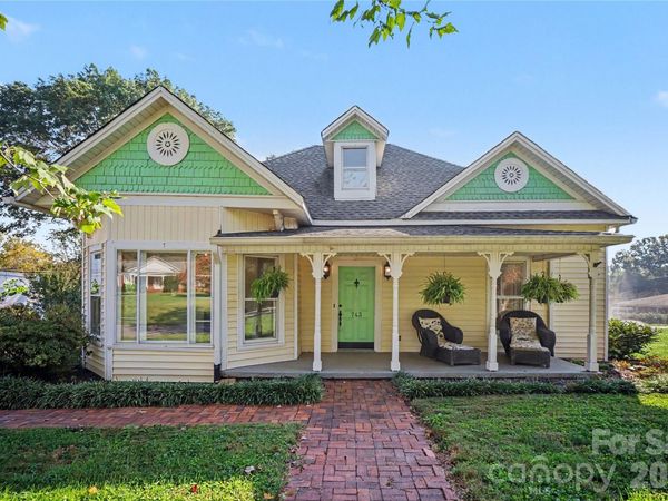 743 S College Avenue , Newton, NC 28658