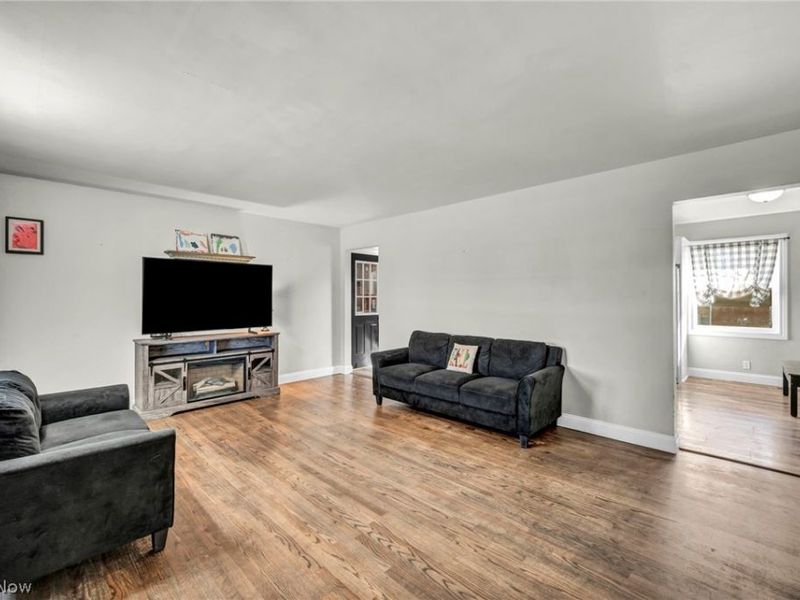 520 S Oak Street, West Lafayette, OH 43845 Photo 11