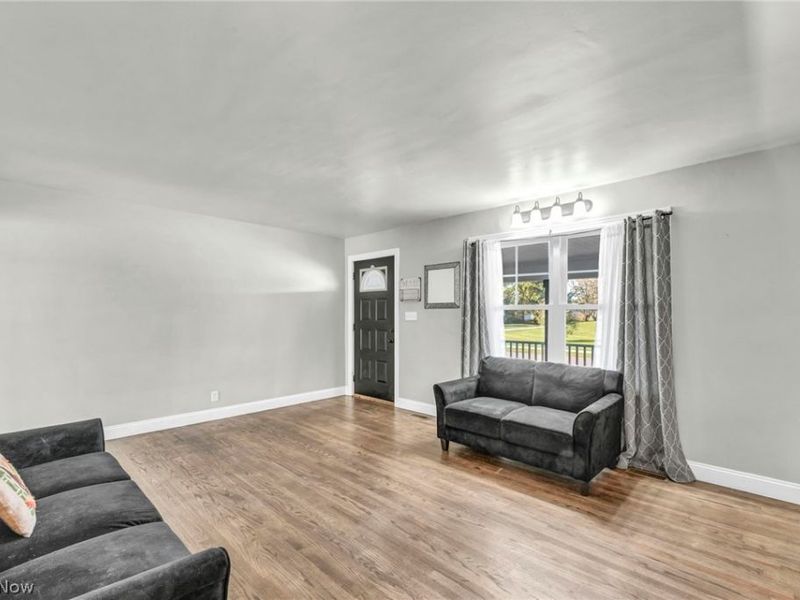 520 S Oak Street, West Lafayette, OH 43845 Photo 13