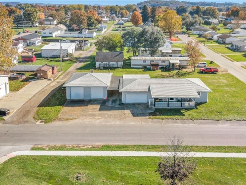 520 S Oak Street, West Lafayette, OH 43845 Photo 8