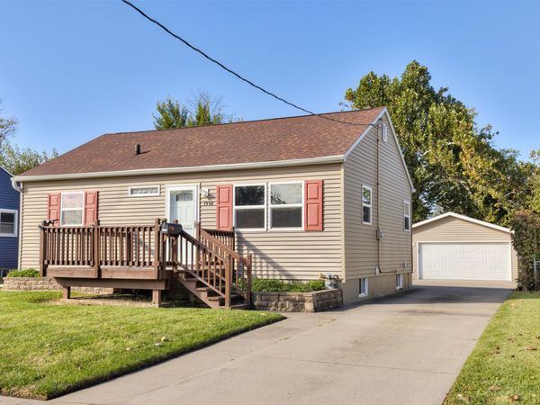 1918 60th Street, Des Moines, IA 50322