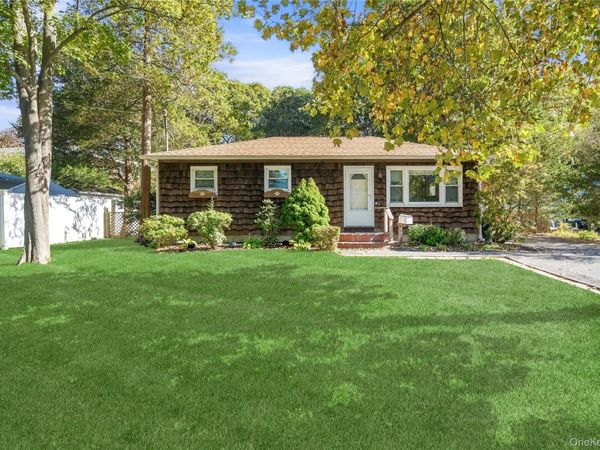 50 Eatondale Avenue , Blue Point, NY 11715