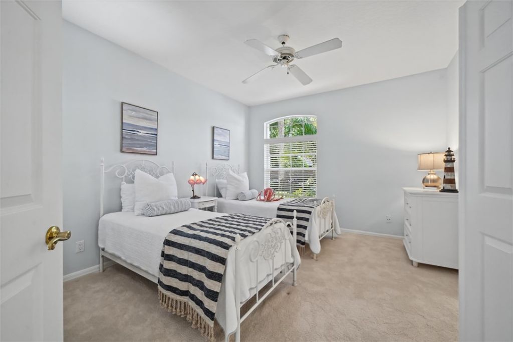 8814 Lakeside Circle, Vero Beach, FL 32963 Photo