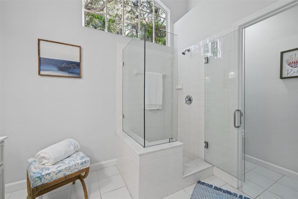 8814 Lakeside Circle, Vero Beach, FL 32963 Photo