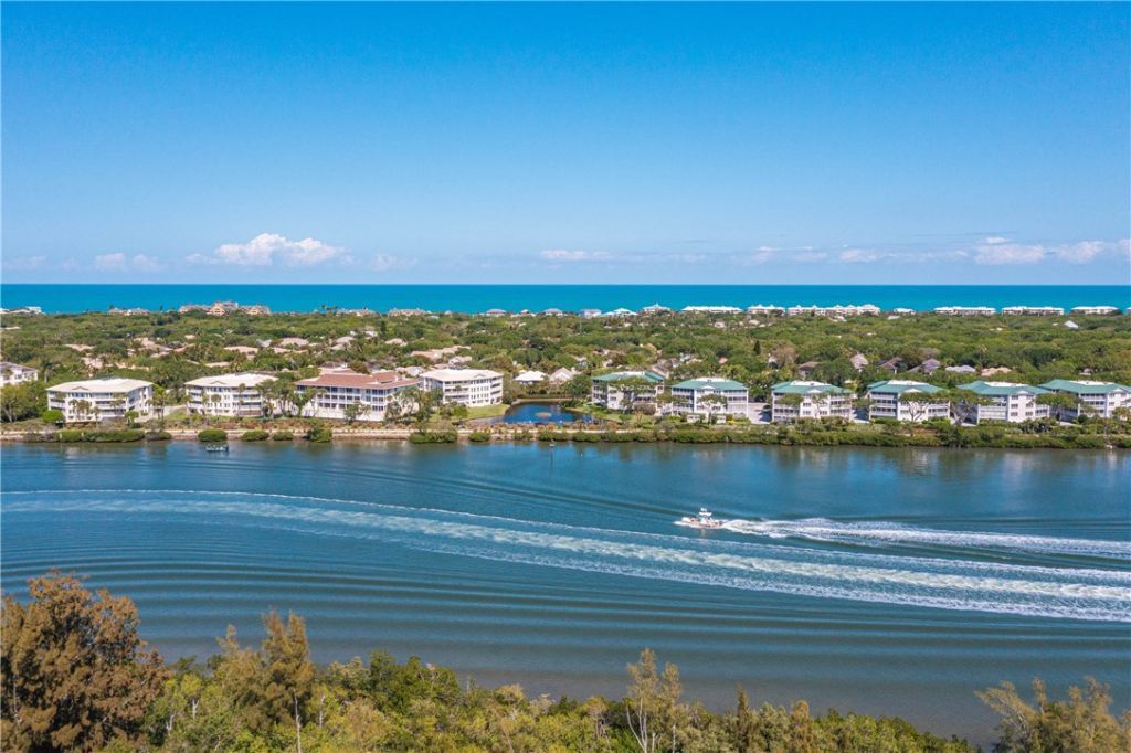 8814 Lakeside Circle, Vero Beach, FL 32963 Photo