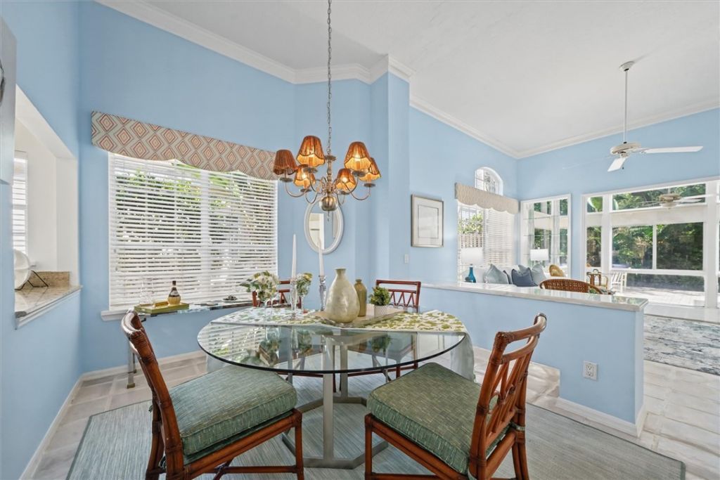 8814 Lakeside Circle, Vero Beach, FL 32963 Photo