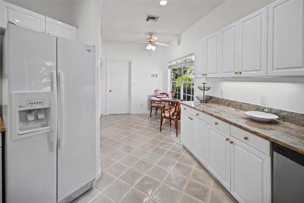 8814 Lakeside Circle, Vero Beach, FL 32963 Photo