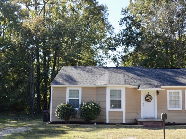 216 Kimball Ave., Hattiesburg, MS 39401