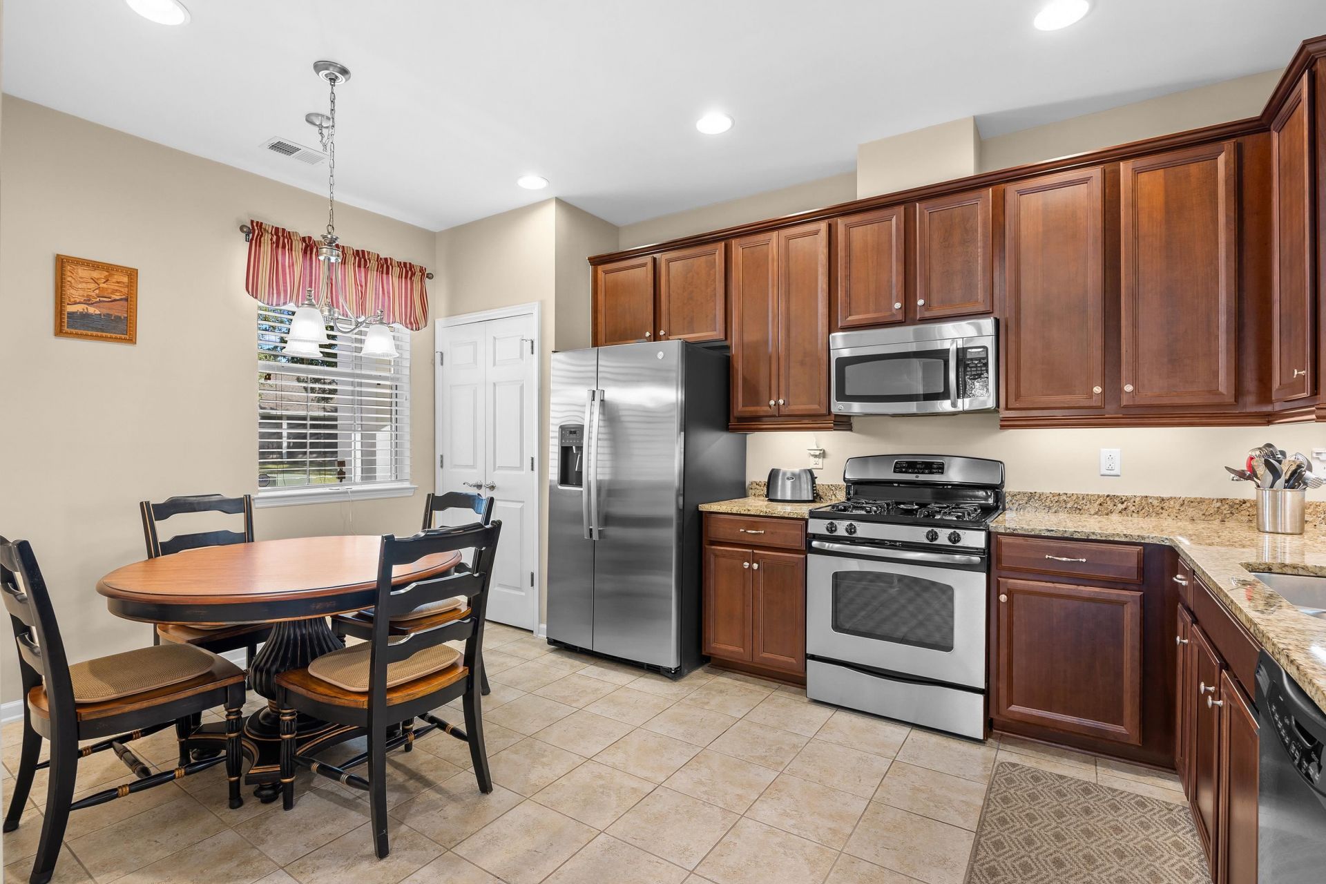237 Castle Pines Ln.  Photo 18