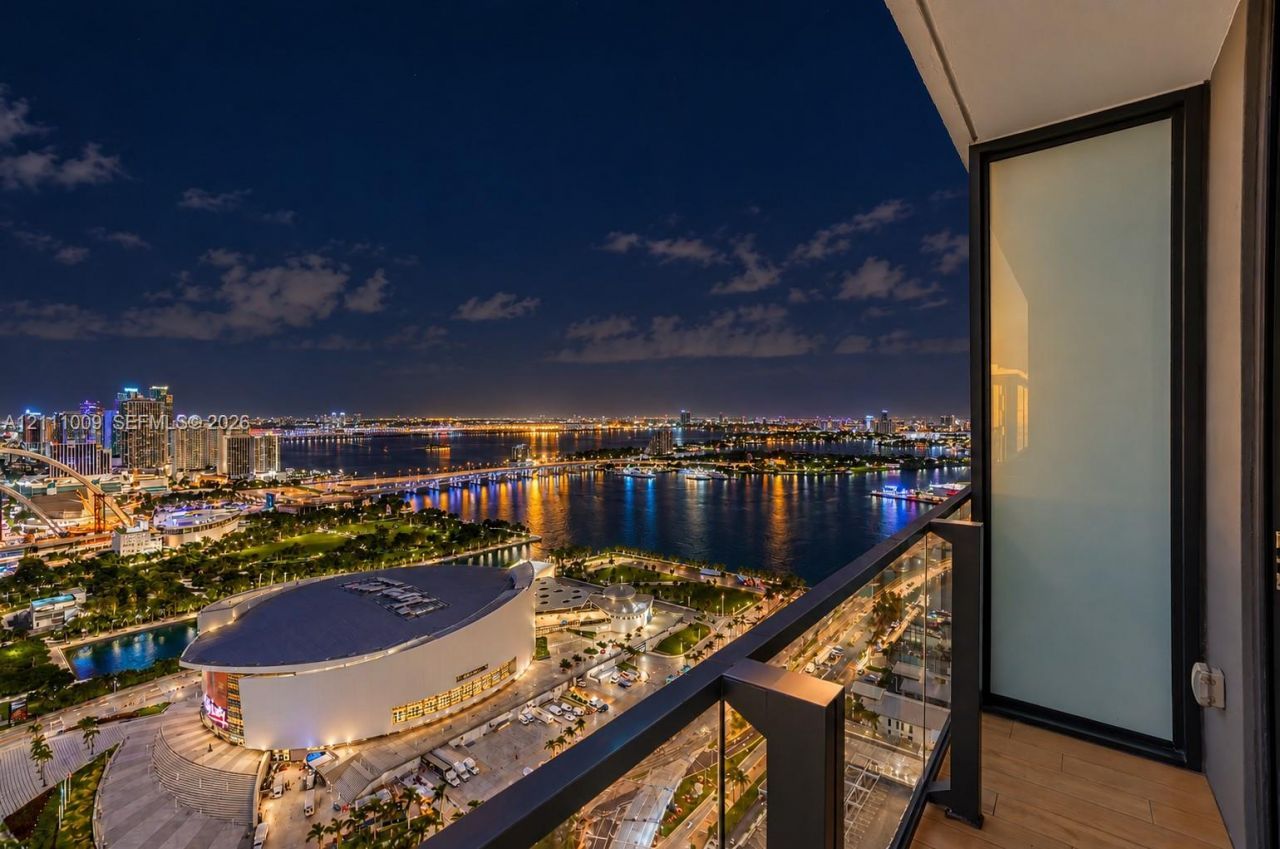 398 NE 5th St , Unit 4308, Miami, FL 33132 Photo