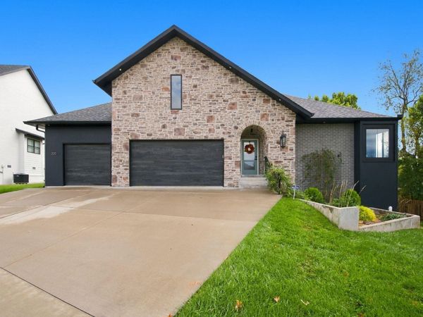 200 N Blarney Court , Nixa, MO 65714