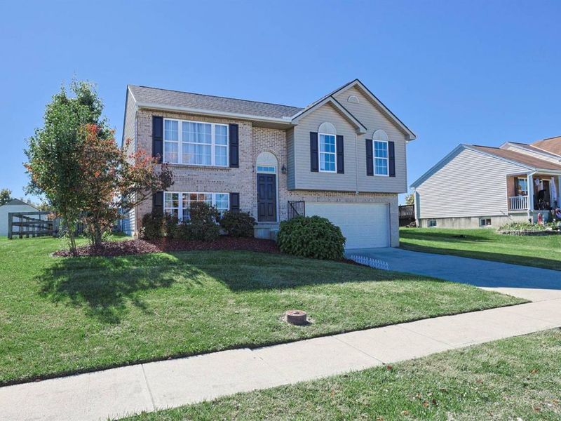 2337 Pleasant Meadows Drive, Batavia, OH 45103 Photo 2