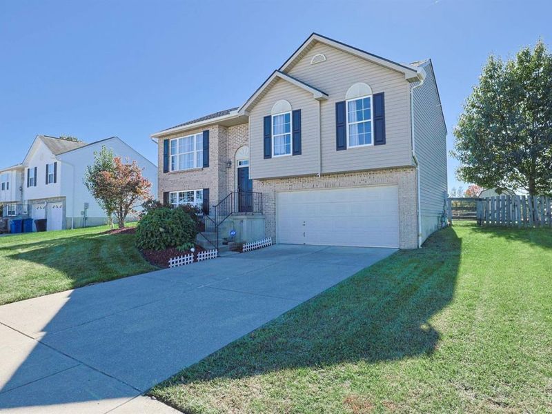 2337 Pleasant Meadows Drive, Batavia, OH 45103 Photo 3