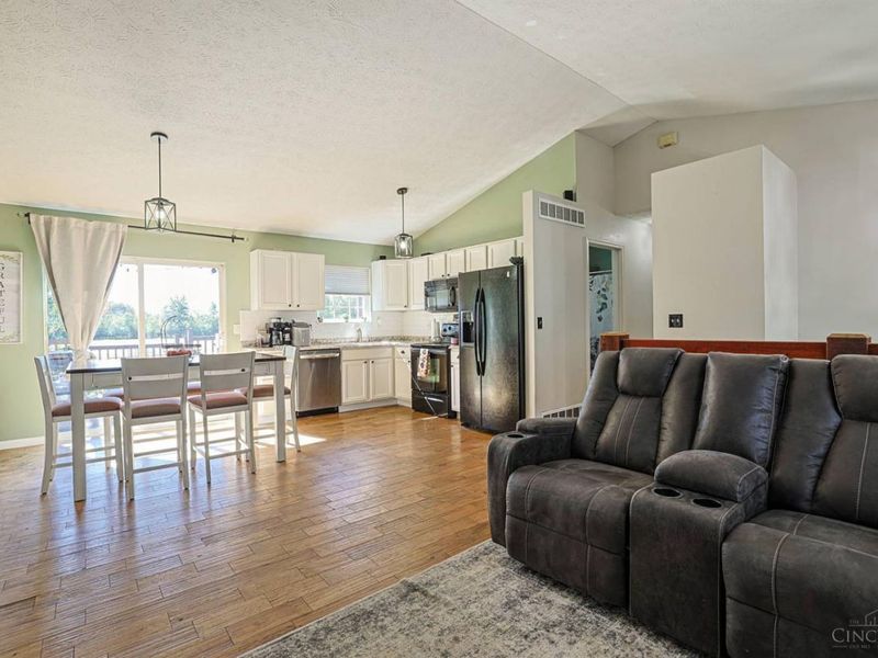 2337 Pleasant Meadows Drive, Batavia, OH 45103 Photo 8