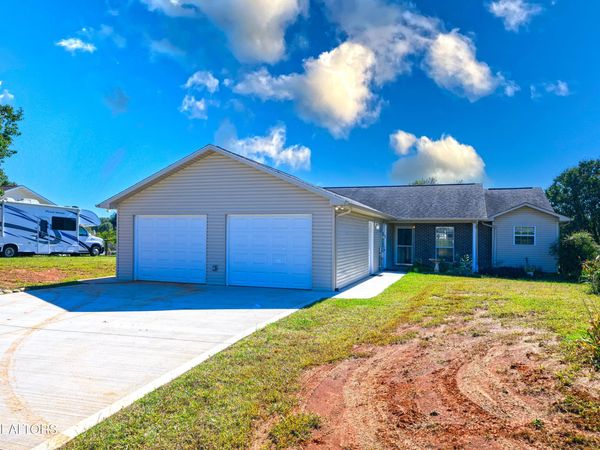 664 Ross Drive, Dandridge, TN 37725