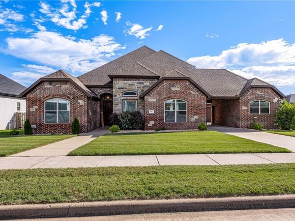1001 Osage View Drive , Bentonville, AR 72713