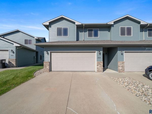 2813 S Purdue Ave, Sioux Falls, SD 57106
