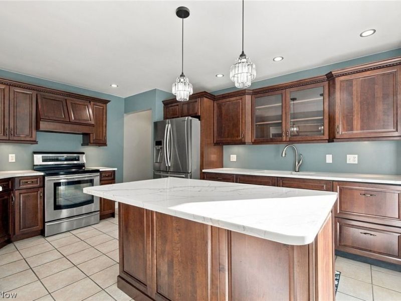 7925 Pear Tree Drive, Chesterland, OH 44026 Photo 12